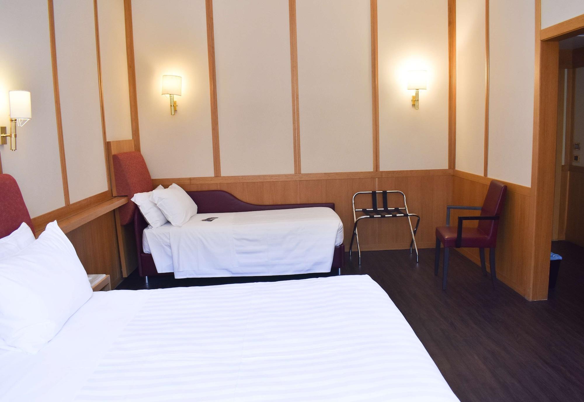 Best Western Hotel President - Colosseo Roma Esterno foto