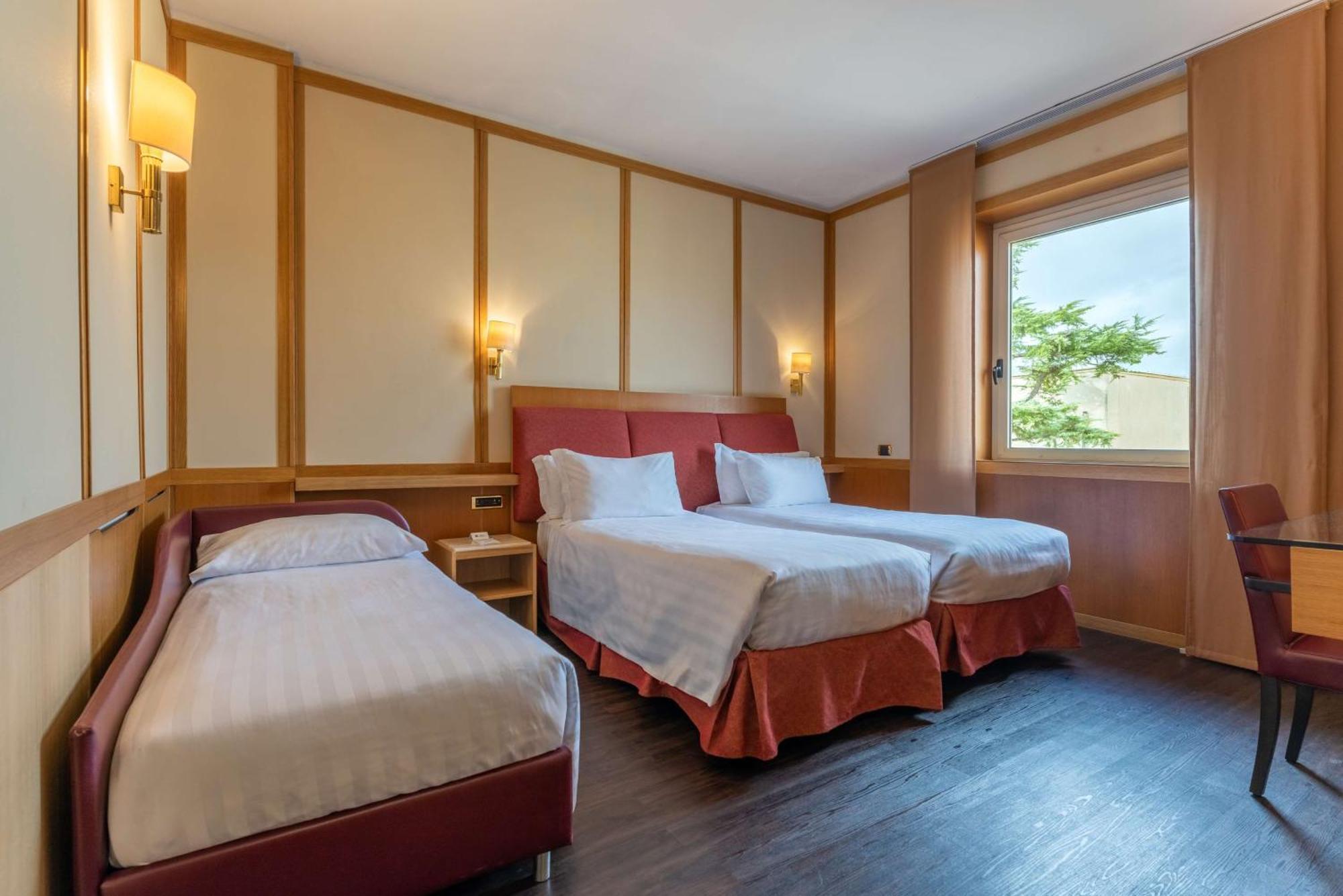 Best Western Hotel President - Colosseo Roma Esterno foto